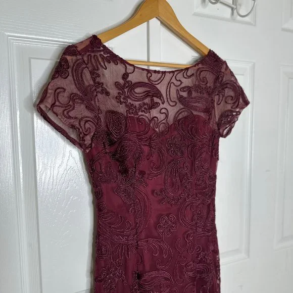 JS Collections Women's Boat Neck Short Sleeve Laced Burgundy  Mermaid Gown - Picture 4 of 16